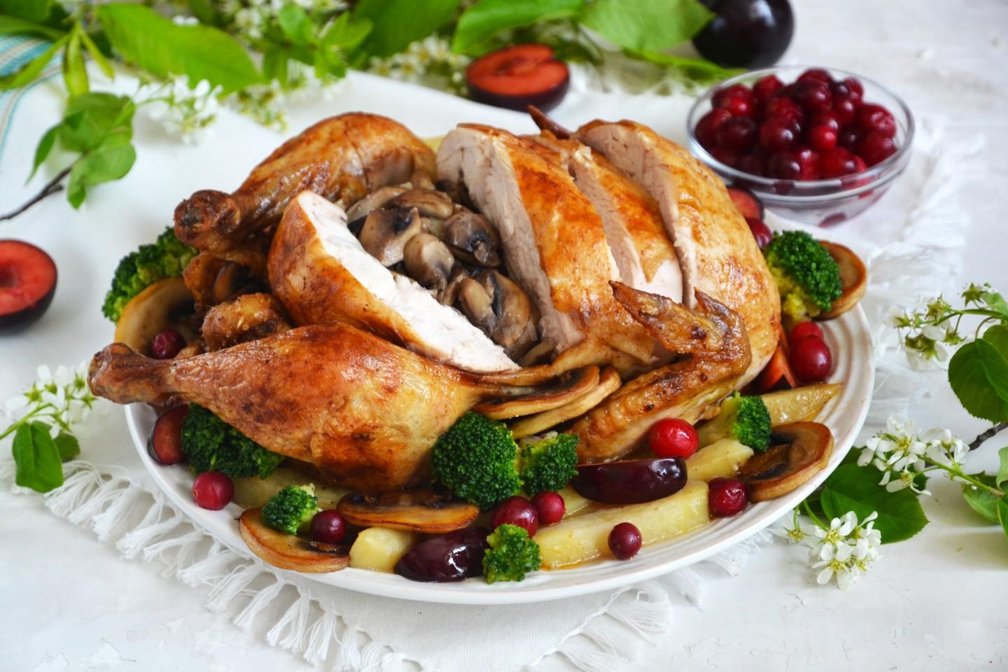 Курица, фаршированная грибами